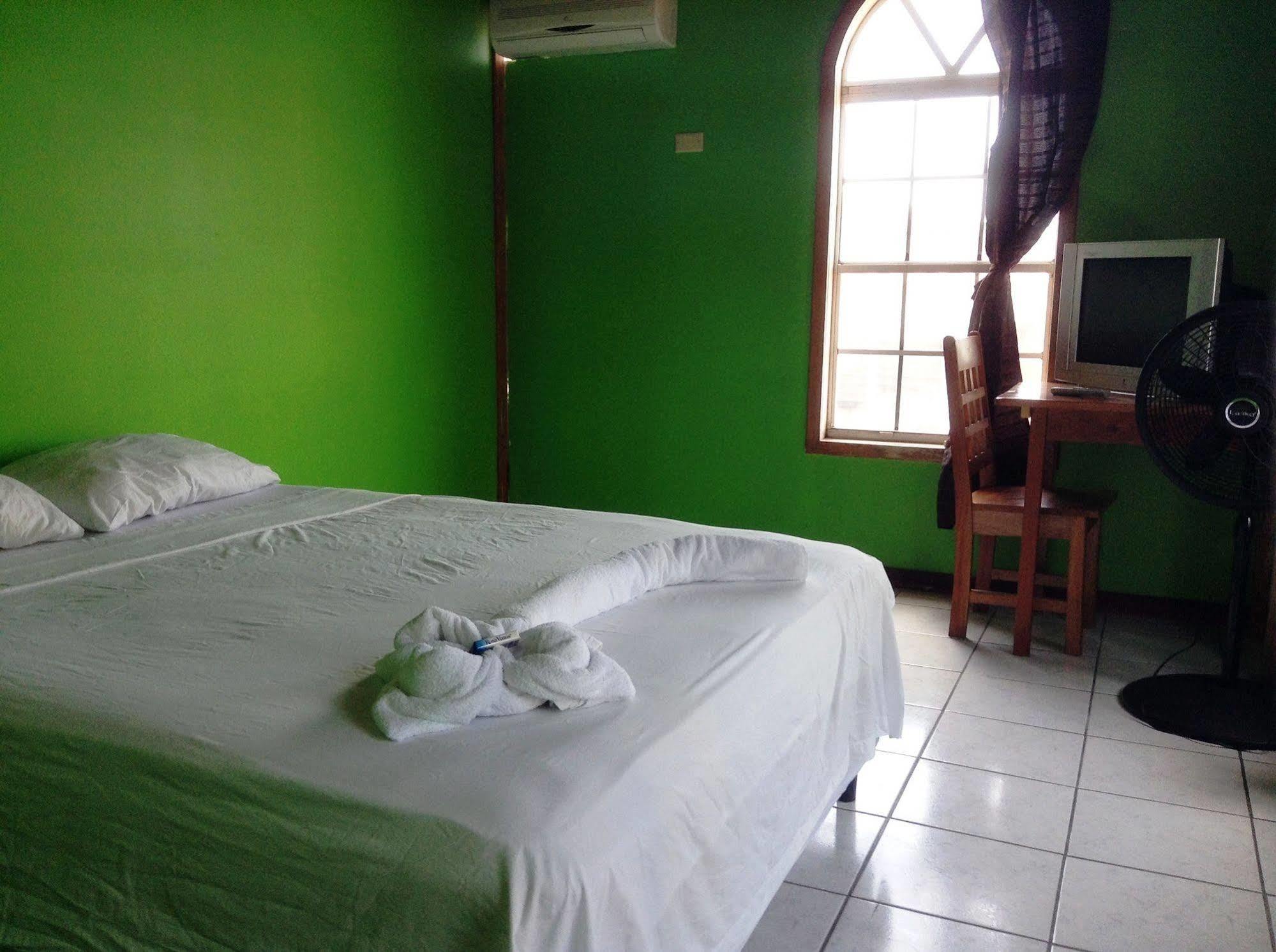Amelia Guest House سان بيدرو المظهر الخارجي الصورة