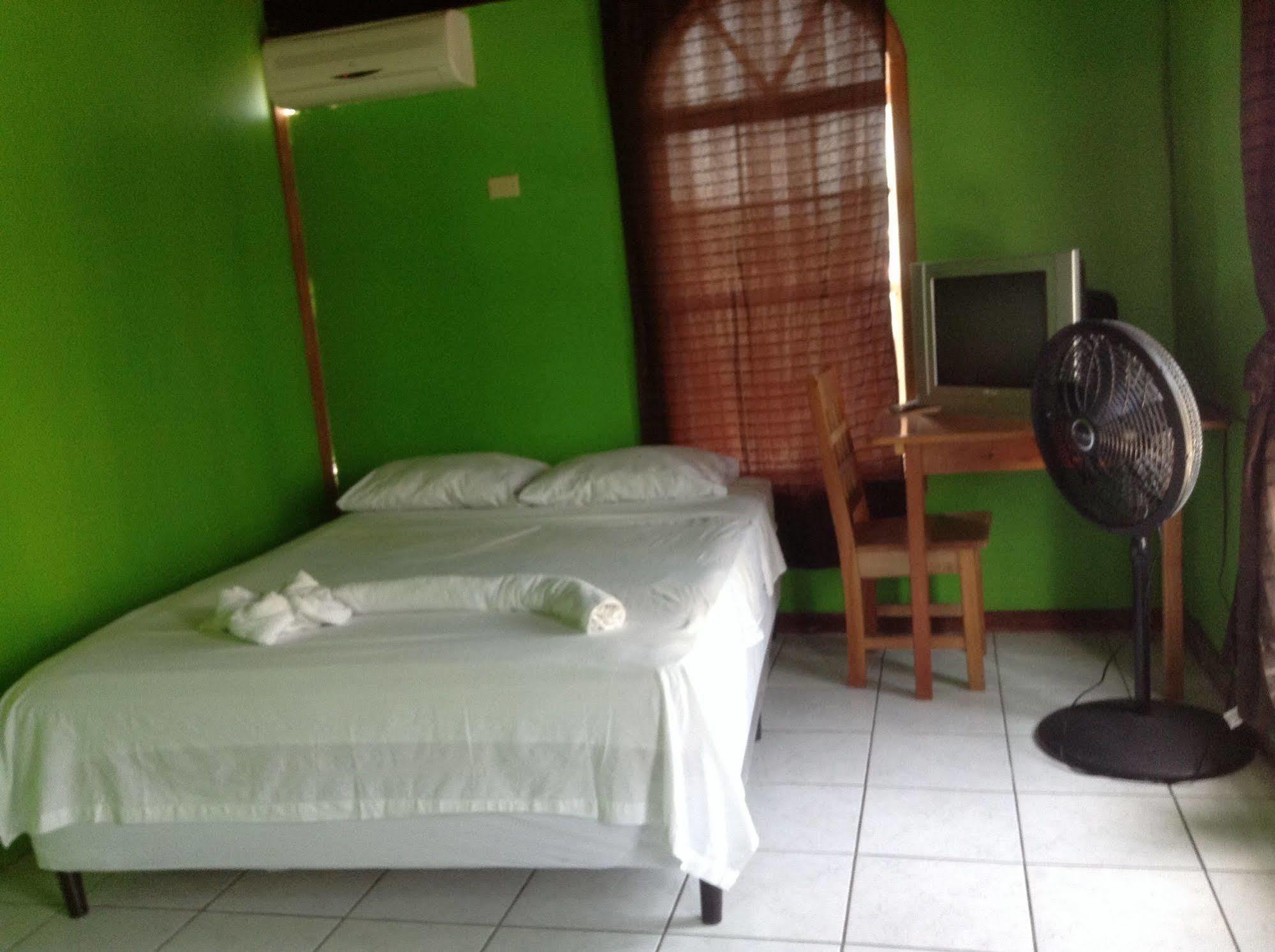 Amelia Guest House سان بيدرو المظهر الخارجي الصورة